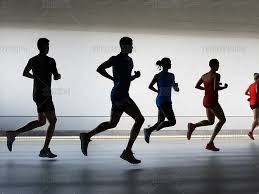 库里正式超越乔丹，勇士却惨遭老鹰痛击，科尔赛后依然固执己见